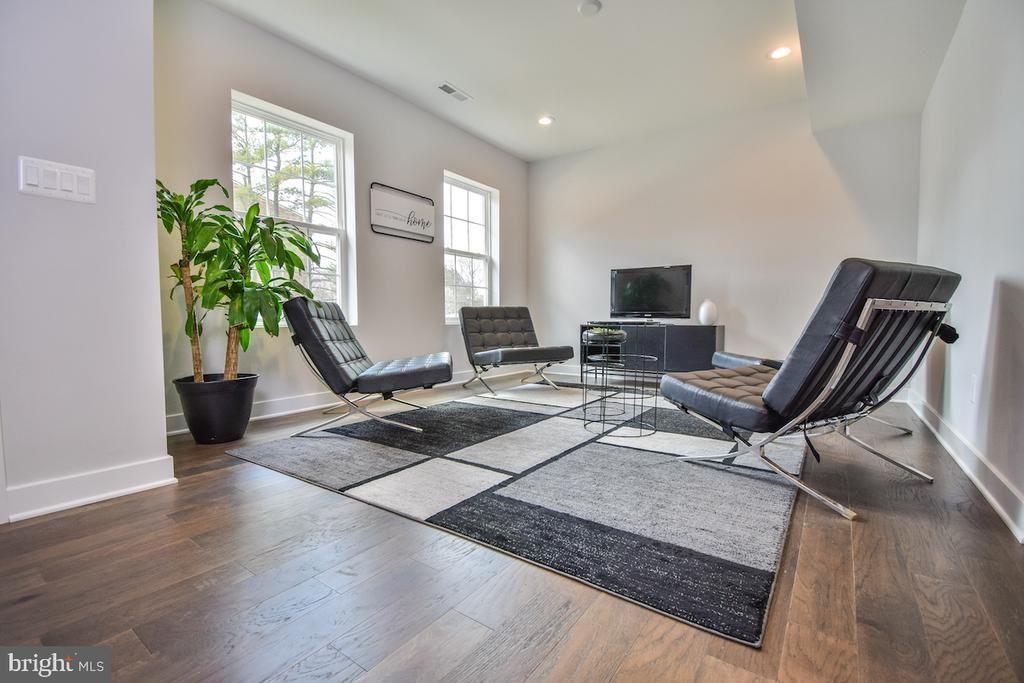 8276 Safarian Way - Photo 5 of 27