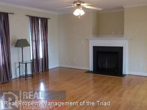 8105 Spring Hollow Ct - Photo 3 of 16