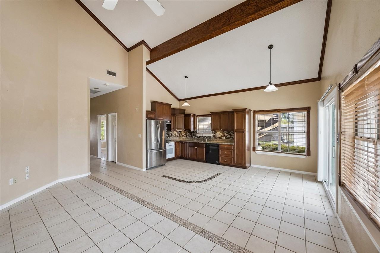2709 Avenue D - Photo 6 of 22