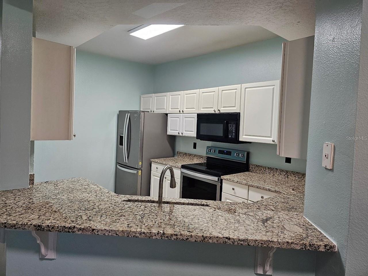 5506 Metrowest Blvd - Photo 4 of 17