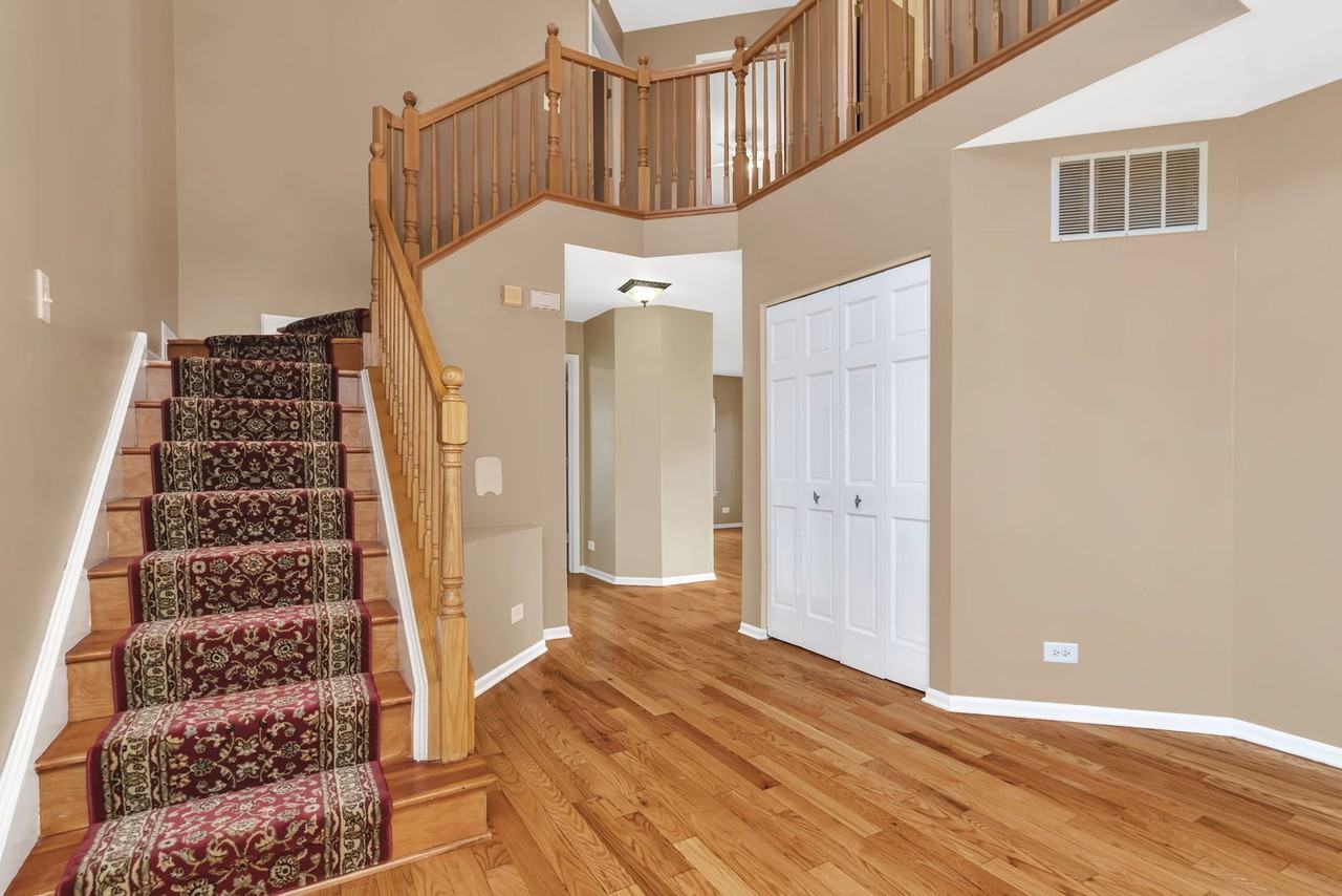 2509 Rosehall Ln - Photo 3 of 50