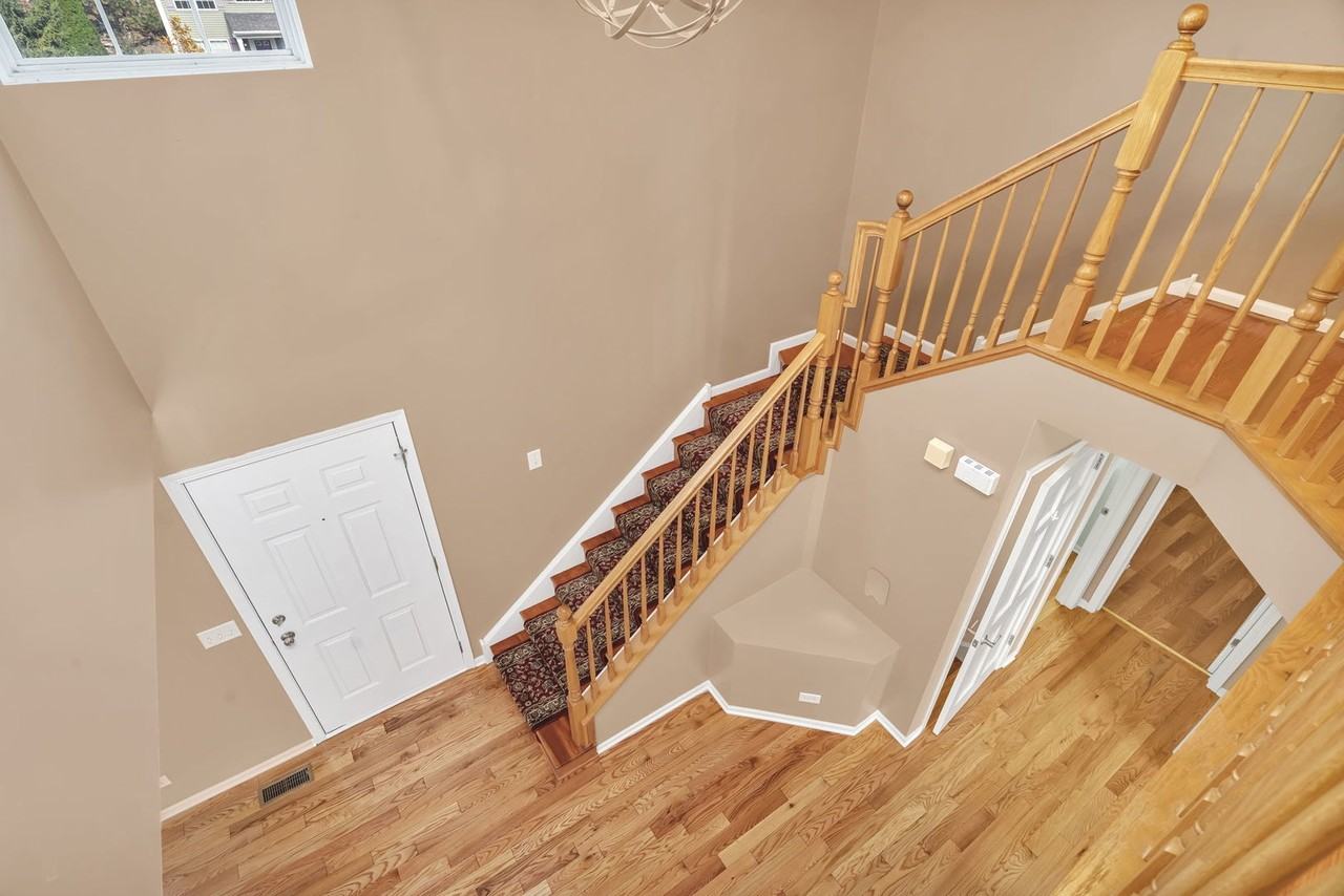 2509 Rosehall Ln - Photo 5 of 50
