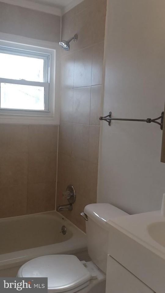 2053 Larkhall Rd - Photo 5 of 20