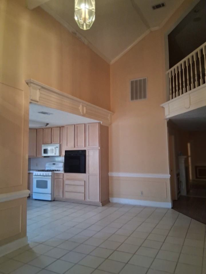 12323 W Bellfort St - Photo 3 of 17