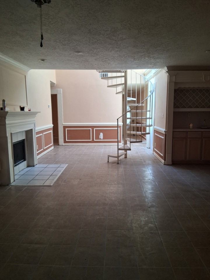 12323 W Bellfort St - Photo 4 of 17