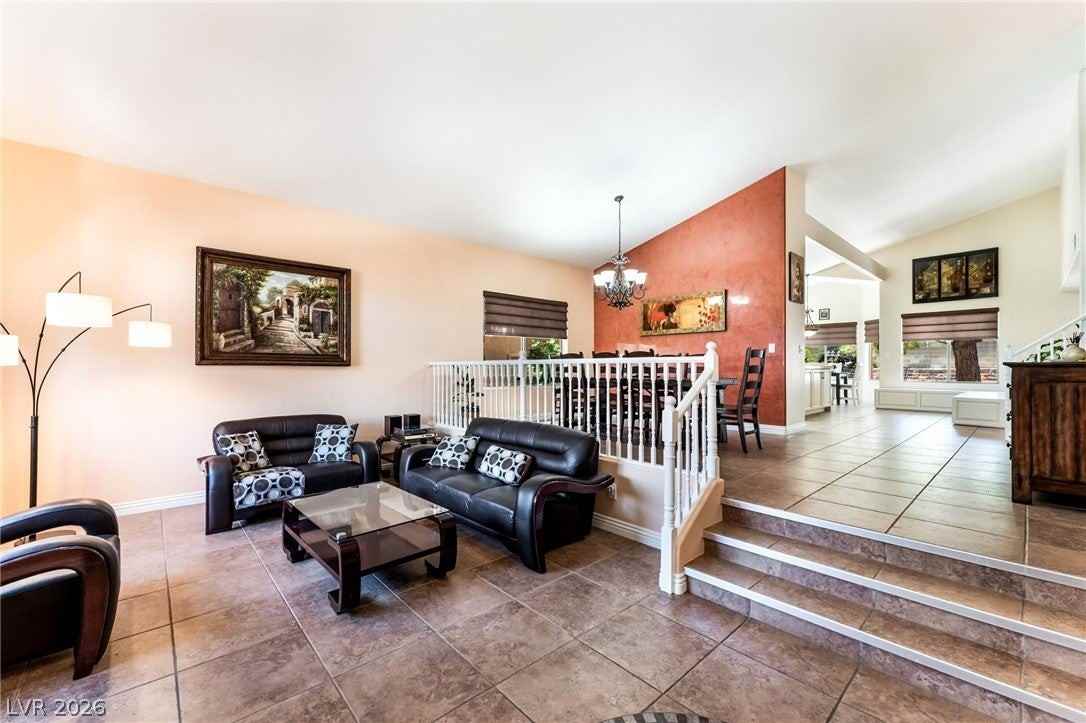 10313 Falls Church Ave - Photo 5 of 50