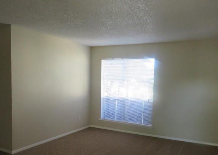 816 Cardinal Creek Blvd - Photo 2 of 16