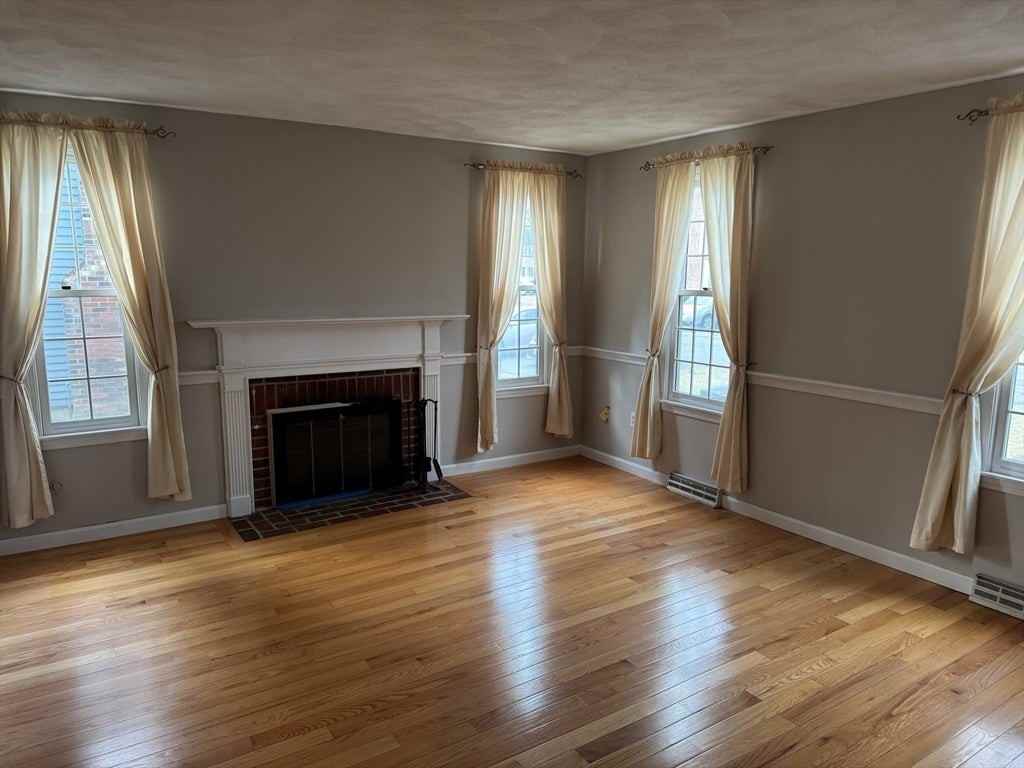 887 Wellman Ave - Photo 2 of 17
