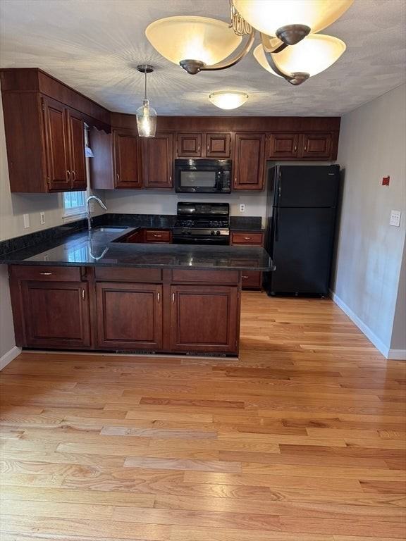 887 Wellman Ave - Photo 4 of 17