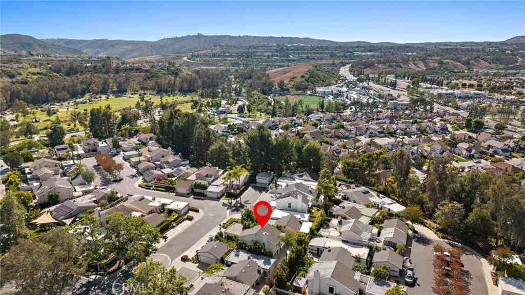 24295 Tahoe Ct - Photo 4 of 36