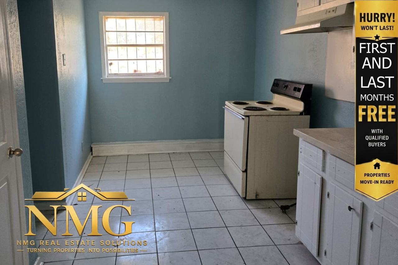 3380 Shady Oaks St #B - Photo 2 of 4