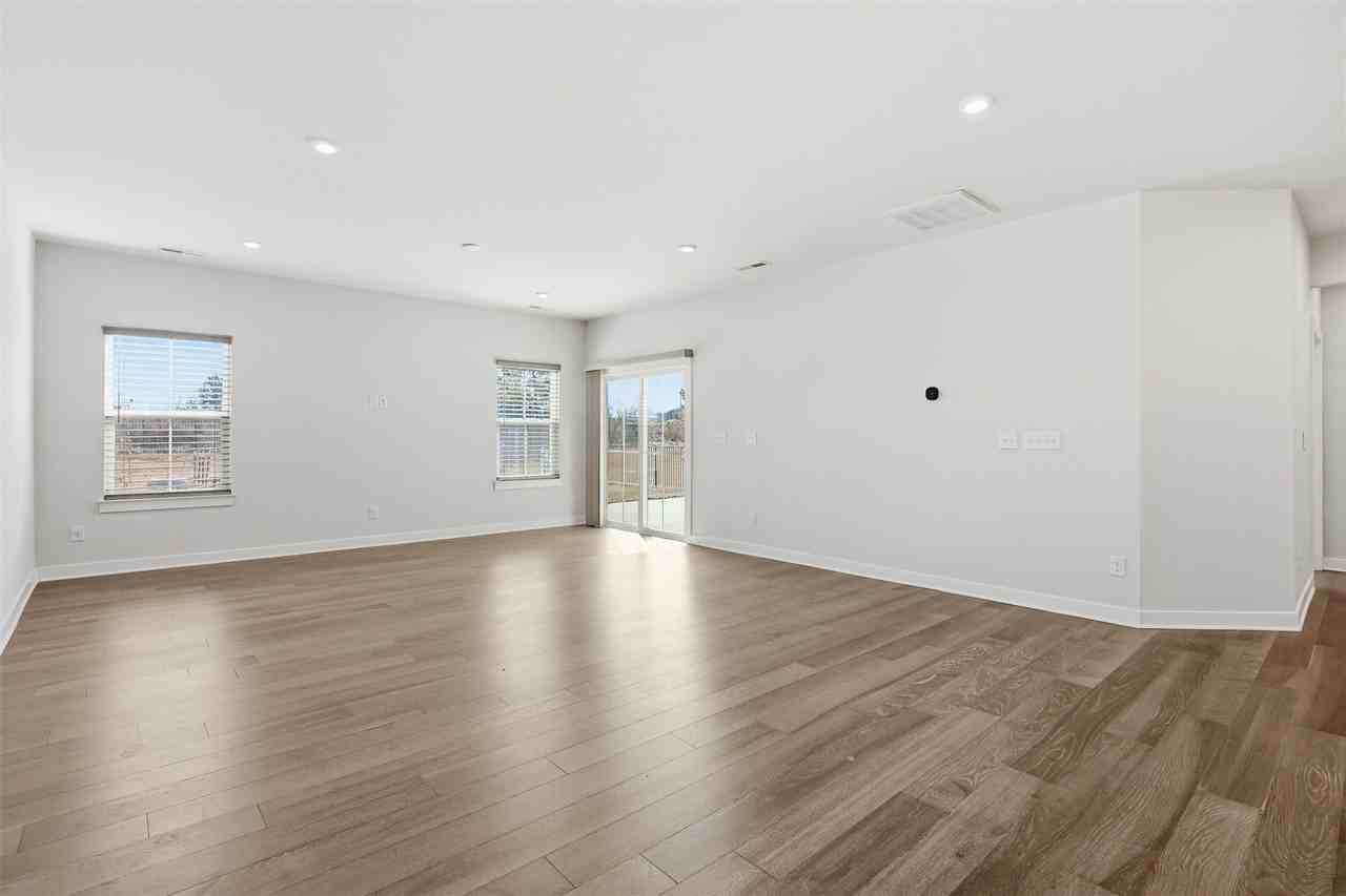 6425 Cumberland Dr #1 - Photo 5 of 33