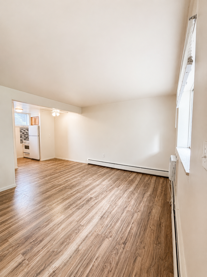 150 Huronview Ct #150 - Photo 2 of 15