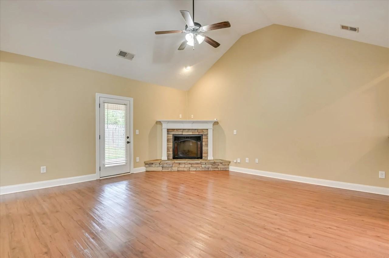 621 Shipley Ave #1 - Photo 5 of 36