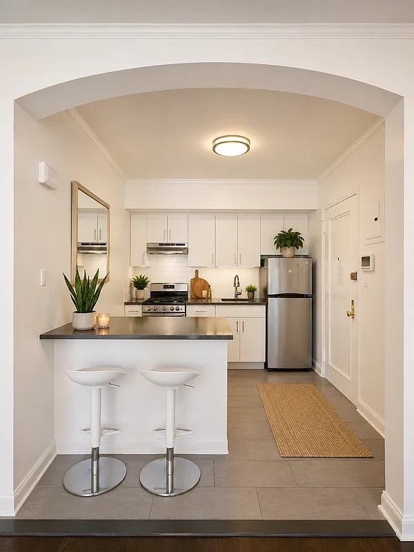 154 Henry St #3A - Photo 2 of 5