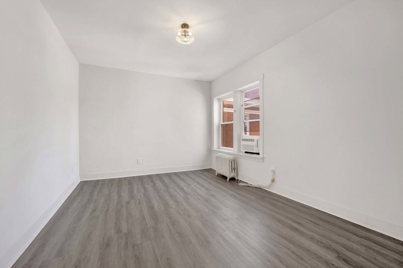 6405 N Wayne Ave #3 - Photo 2 of 8