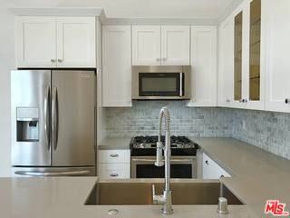10560 Santa Monica Blvd #5 - Photo 5 of 8
