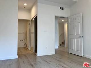 10560 Santa Monica Blvd #5 - Photo 6 of 8