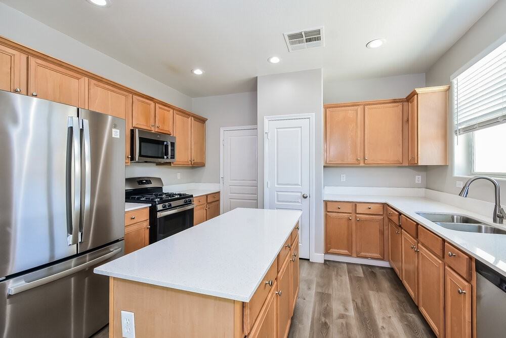 8775 Parsons Ridge Ave - Photo 7 of 17
