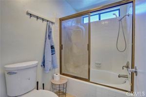 featured image of 1409 Lakeside Ln