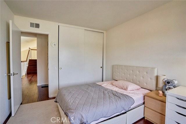 1409 Lakeside Ln - Photo 3 of 6