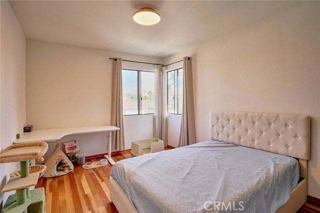 1409 Lakeside Ln - Photo 5 of 6
