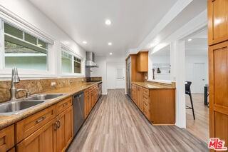 1410 Jonesboro Dr - Photo 6 of 8