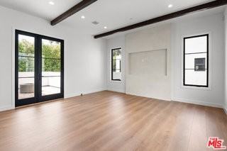 930 Lincoln Blvd #B - Photo 4 of 8