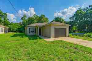 featured image of 605 E Williams Ave