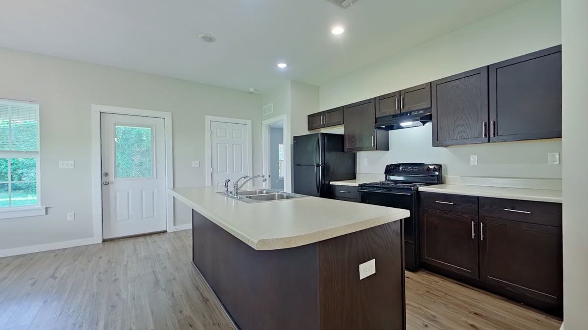 605 E Williams Ave - Photo 6 of 15