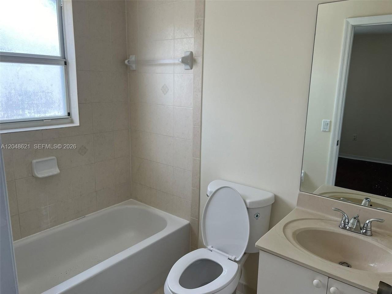 1581 Se 31st Ct - Photo 2 of 8