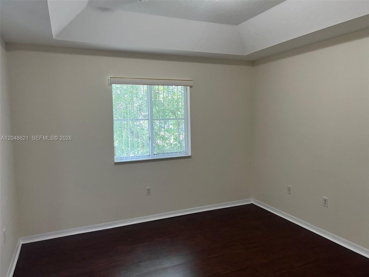 1581 Se 31st Ct - Photo 6 of 8