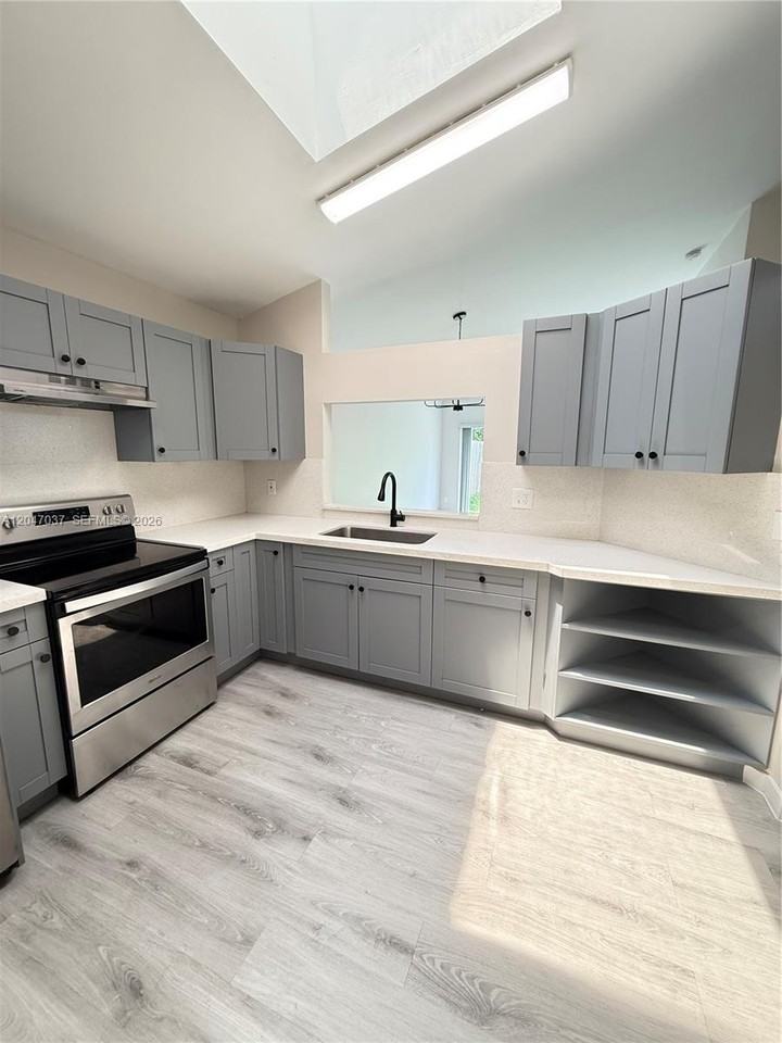 10113 Sw 223rd Ter - Photo 2 of 8