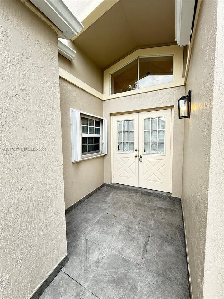 10113 Sw 223rd Ter - Photo 3 of 8