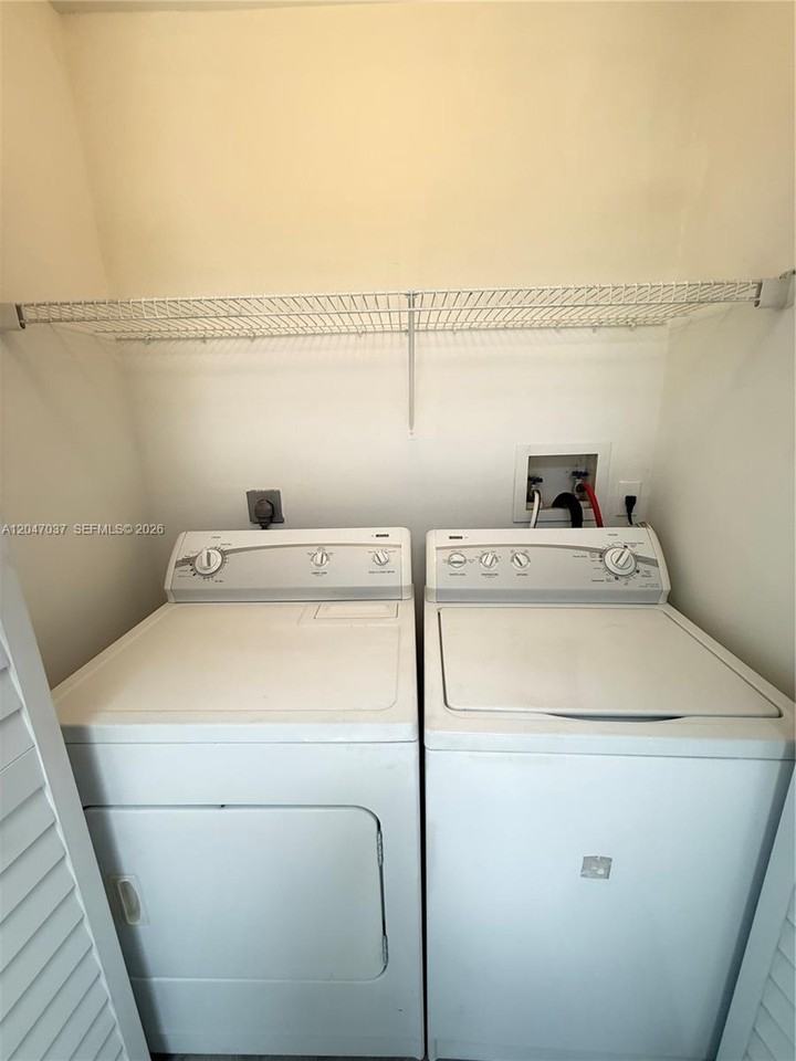 10113 Sw 223rd Ter - Photo 4 of 8