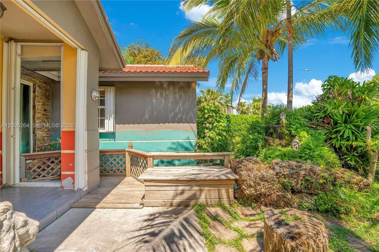 15241 Sw 150th St - Photo 5 of 8
