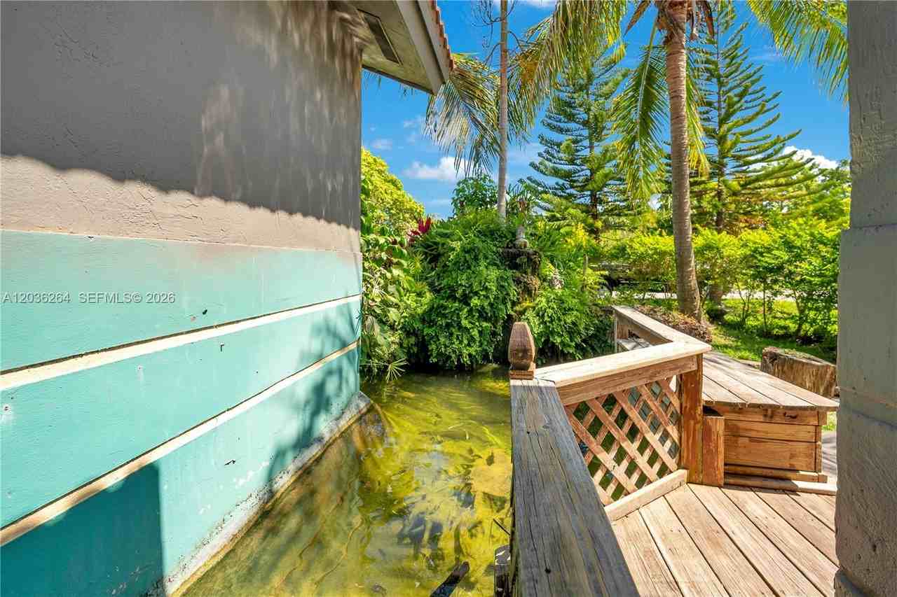 15241 Sw 150th St - Photo 6 of 8