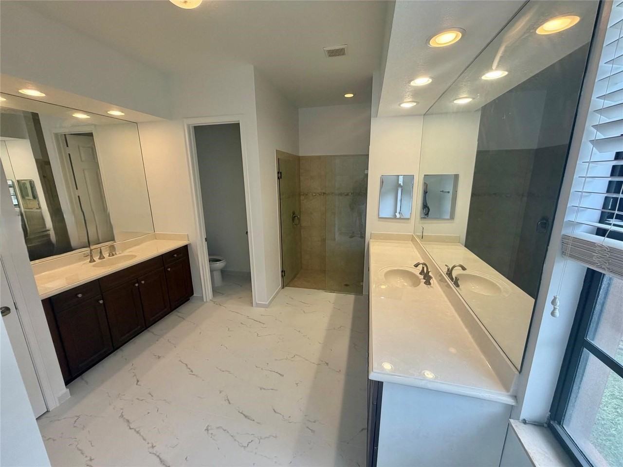 8711 Nw 41st St - Photo 5 of 8