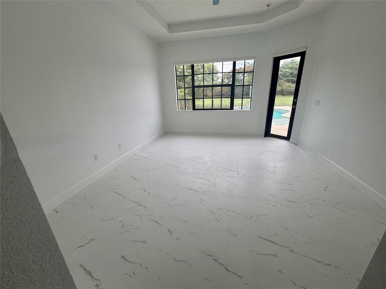 8711 Nw 41st St - Photo 6 of 8