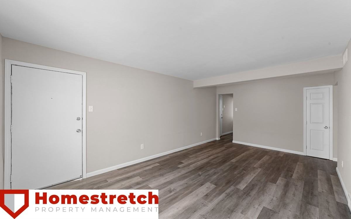 2 Bruce Dr Apt 3 - Photo 5 of 34