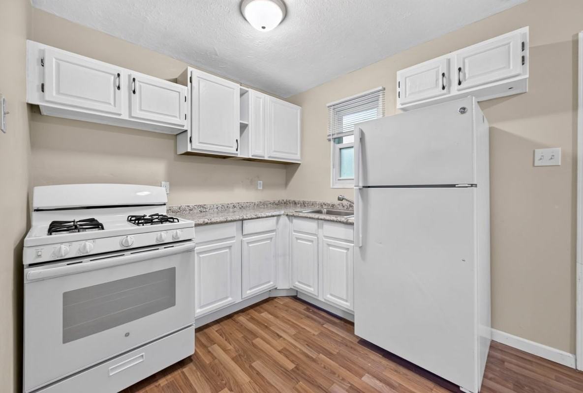6 Amelia Dr - Photo 5 of 31