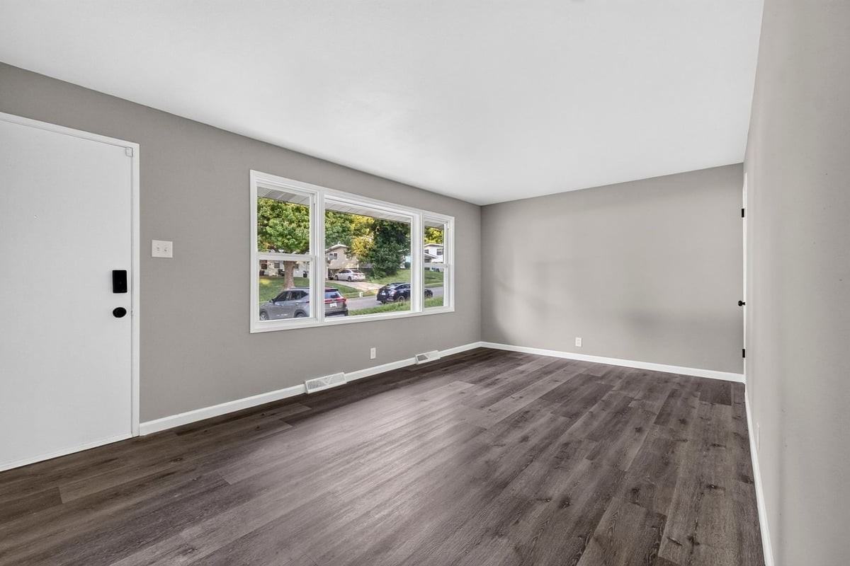 9219 Ellison Dr - Photo 3 of 27