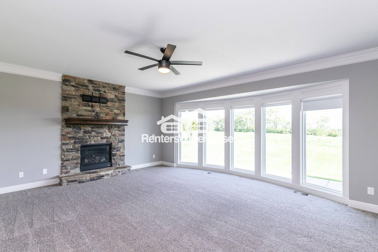 1312 Nw 95th St - Photo 4 of 31