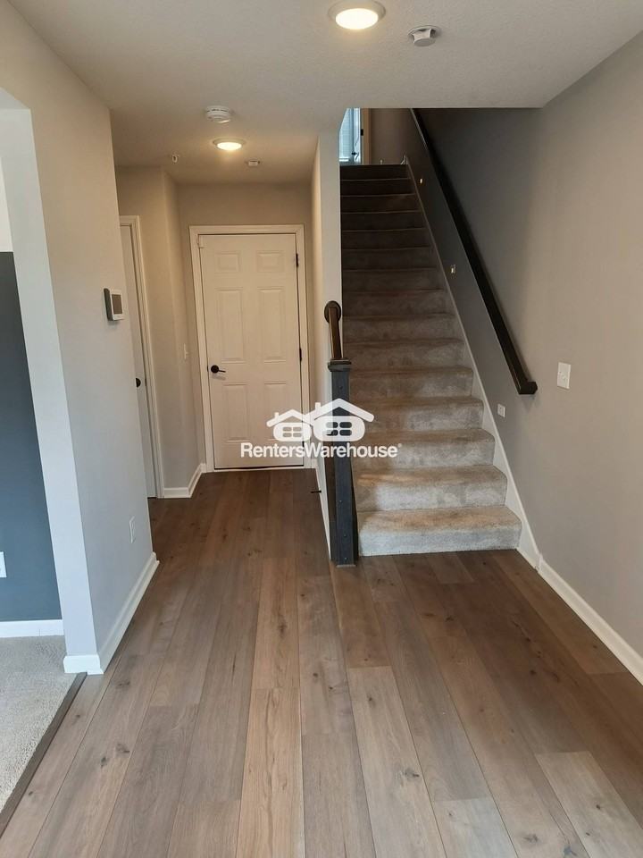 1105 Farrier Rd - Photo 6 of 42