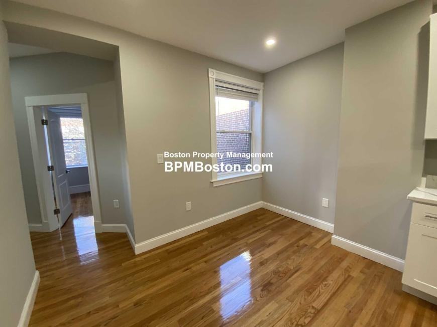 13 Kilsyth Rd - Photo 2 of 10