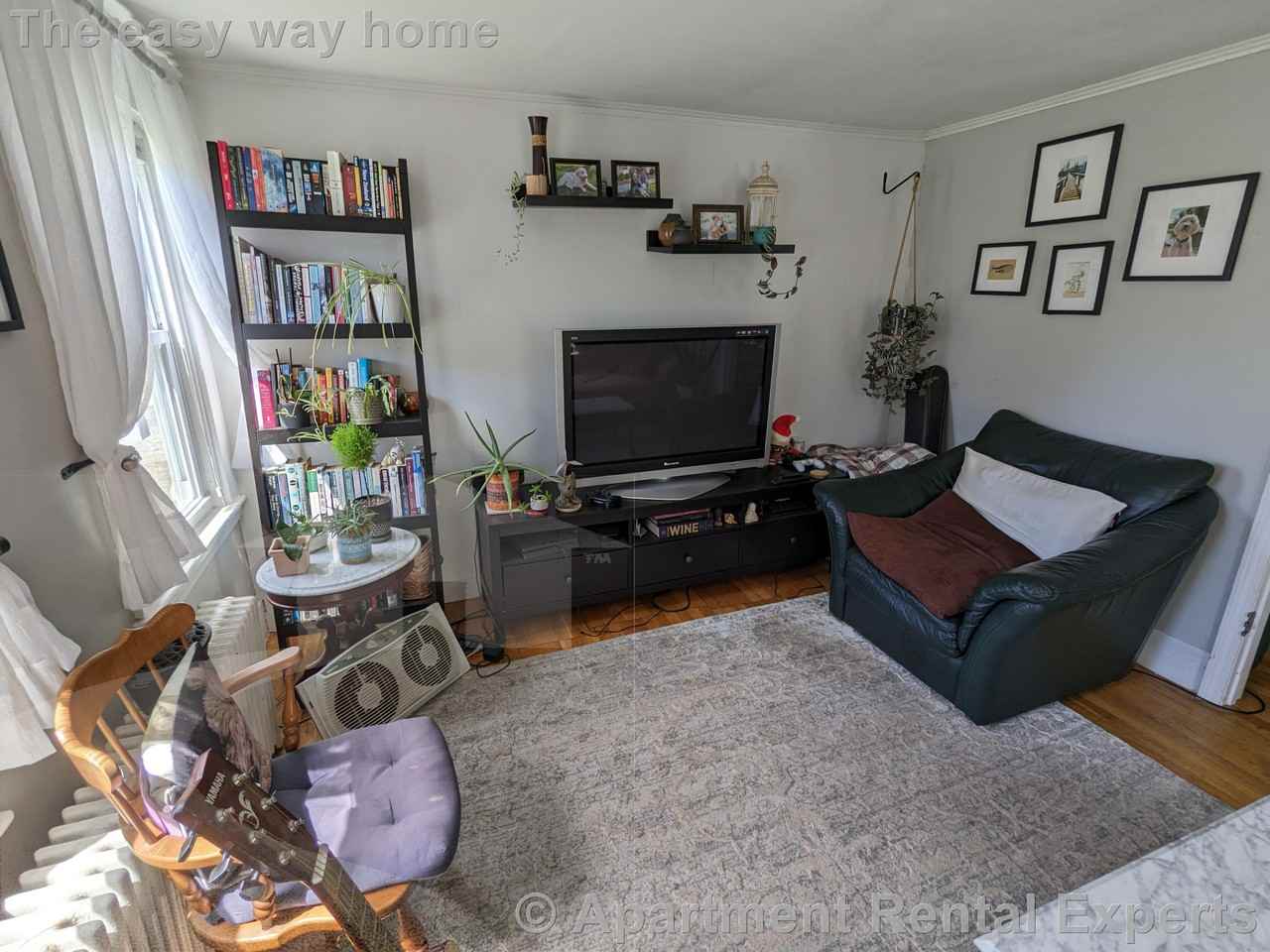 140 Grove St - Photo 4 of 37