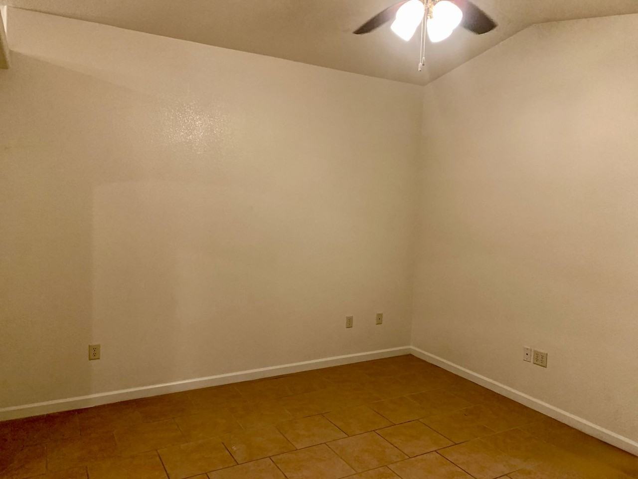 1368 E Babbit Ln - Photo 3 of 13
