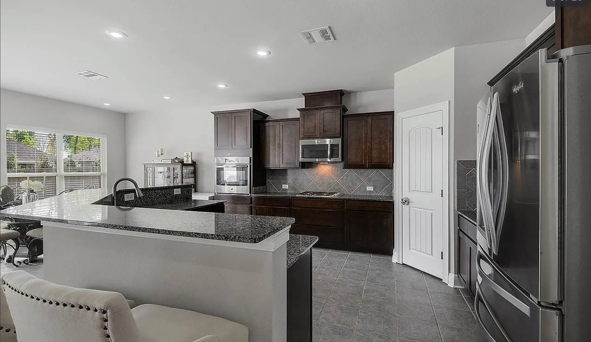 20328 Grand Crus Ave - Photo 4 of 6