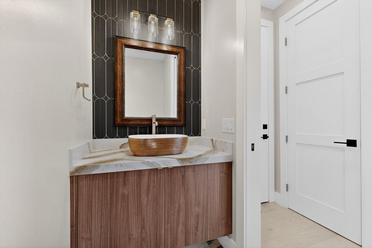 5018 Highland Ct - Photo 6 of 25