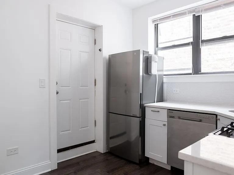 1524 N Ashland Ave #2N - Photo 3 of 15